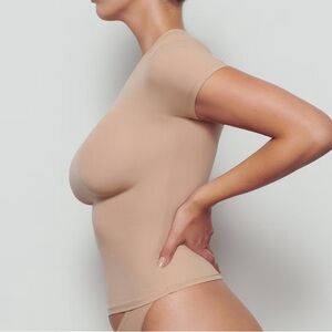 SKIMS Fits Everybody T-Shirt in Clay